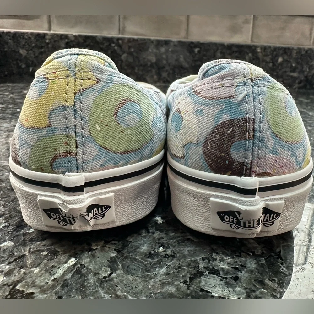VANS RARE Authentic Donuts Munchies Sprinkles Shoes Size 7.5 Men's 9 Women's